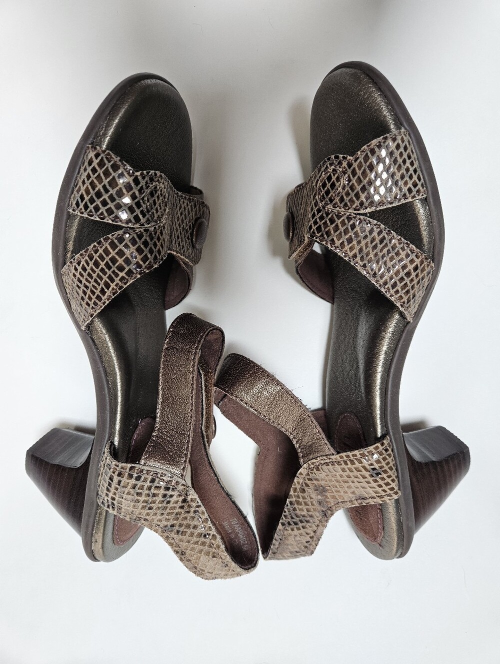 Aravon Comfort Sandal By New Balance- Bronze Sz 7 Like New Condition - Picture 4 of 9